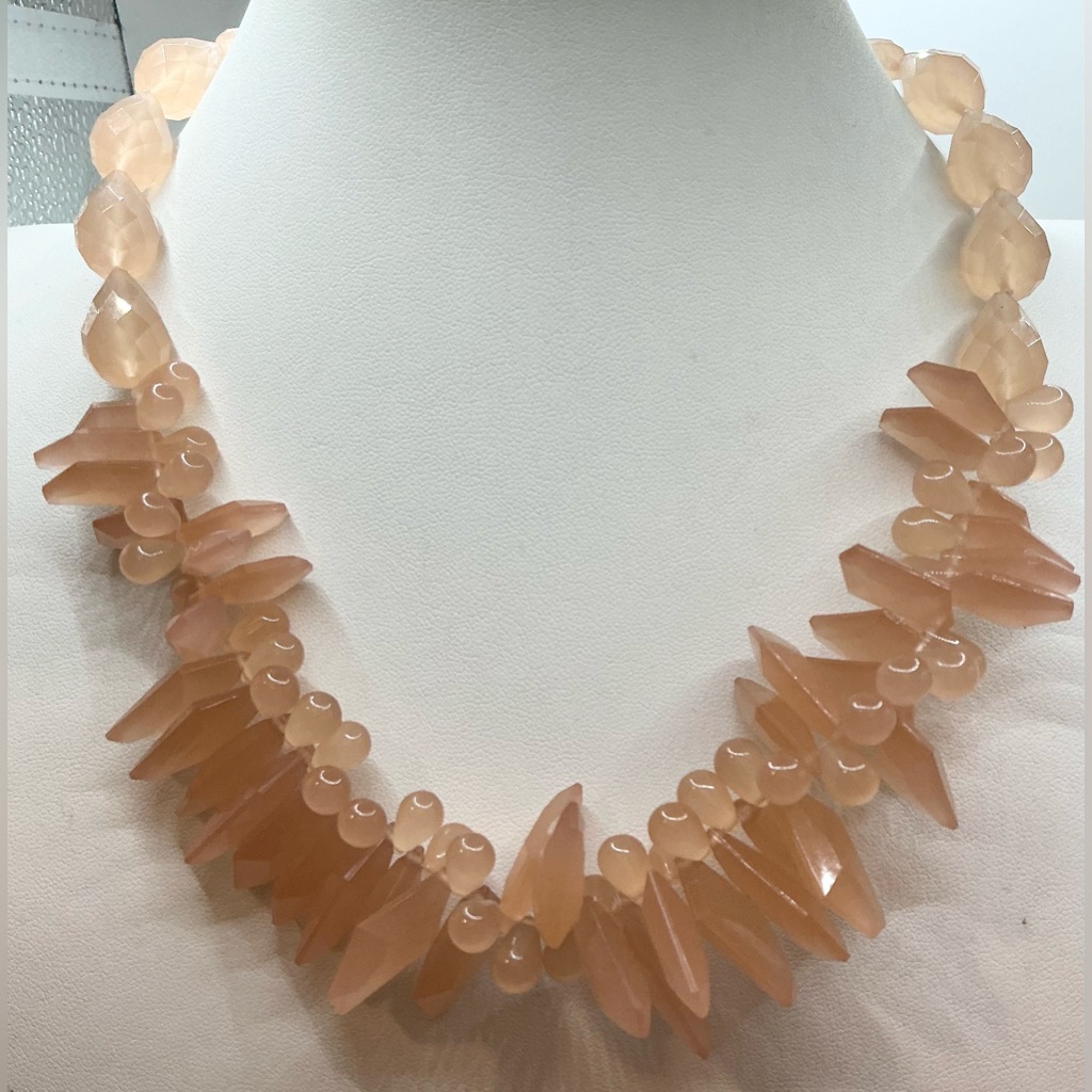 Mark By Avon Pink Peach Crystal Cluster Graduated Chunky Necklace